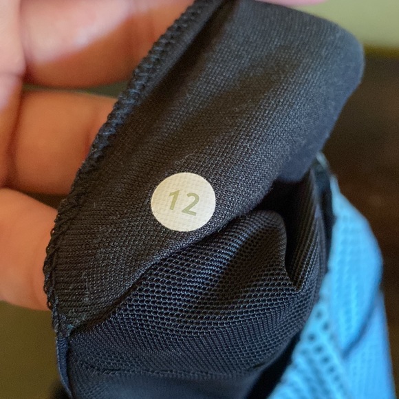 Lululemon Move Tank Aruba Black Party Dot - Picture 7 of 7